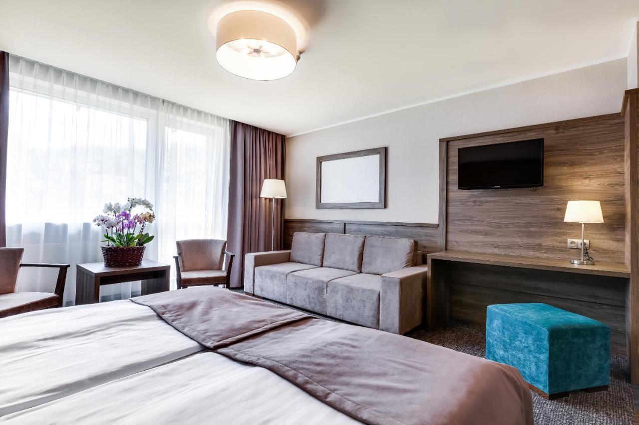 Hotel Konradowka Wellness & Spa - 300 Metrow Do Centrum Карпач Екстериор снимка