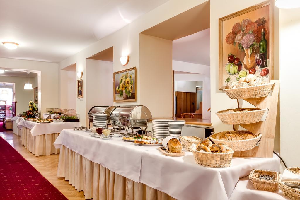 Hotel Konradowka Wellness & Spa - 300 Metrow Do Centrum Карпач Екстериор снимка