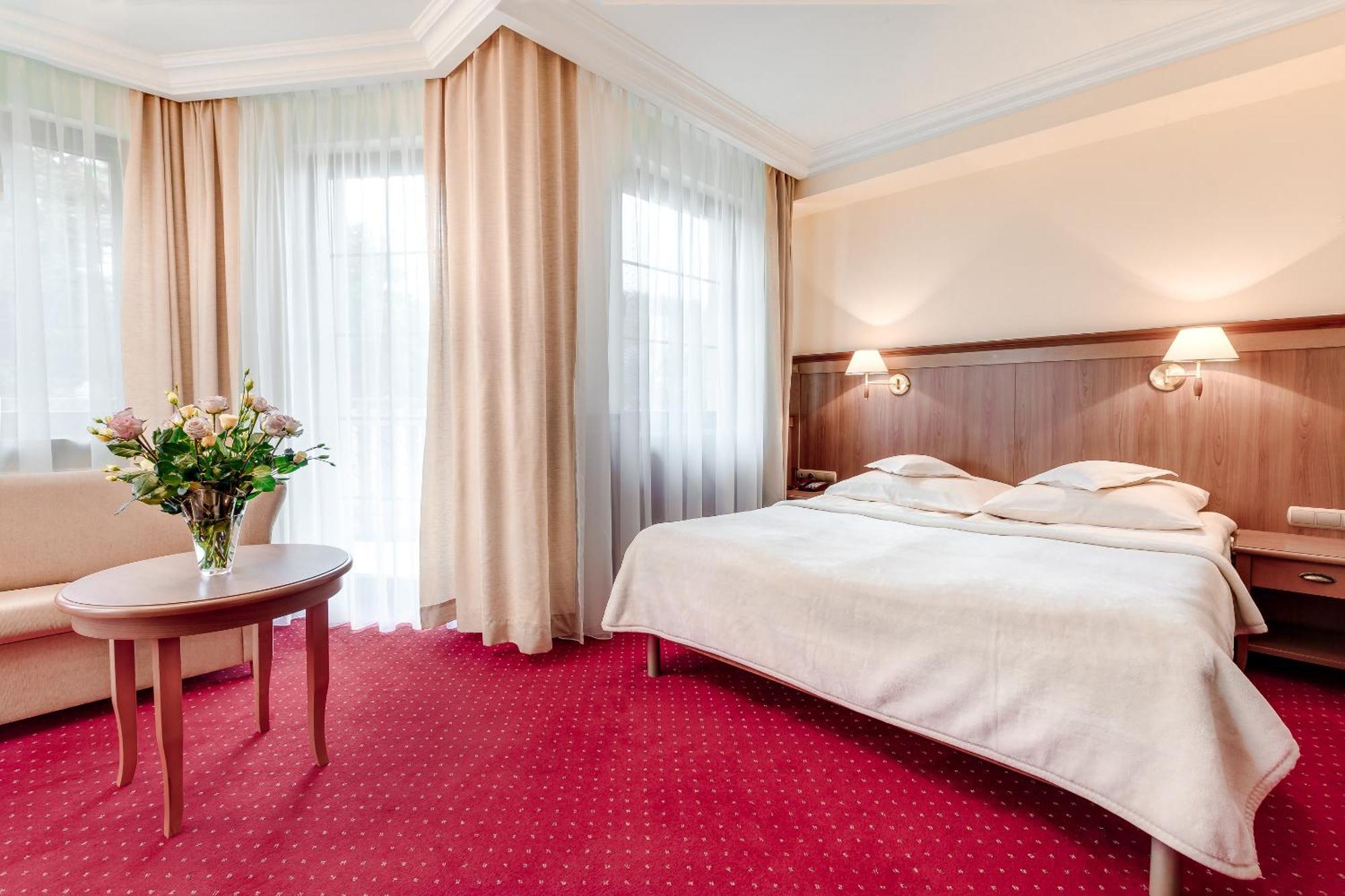 Hotel Konradowka Wellness & Spa - 300 Metrow Do Centrum Карпач Екстериор снимка