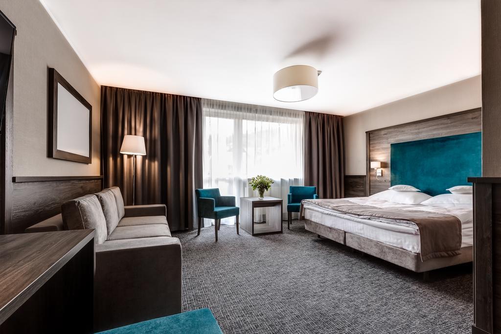 Hotel Konradowka Wellness & Spa - 300 Metrow Do Centrum Карпач Стая снимка