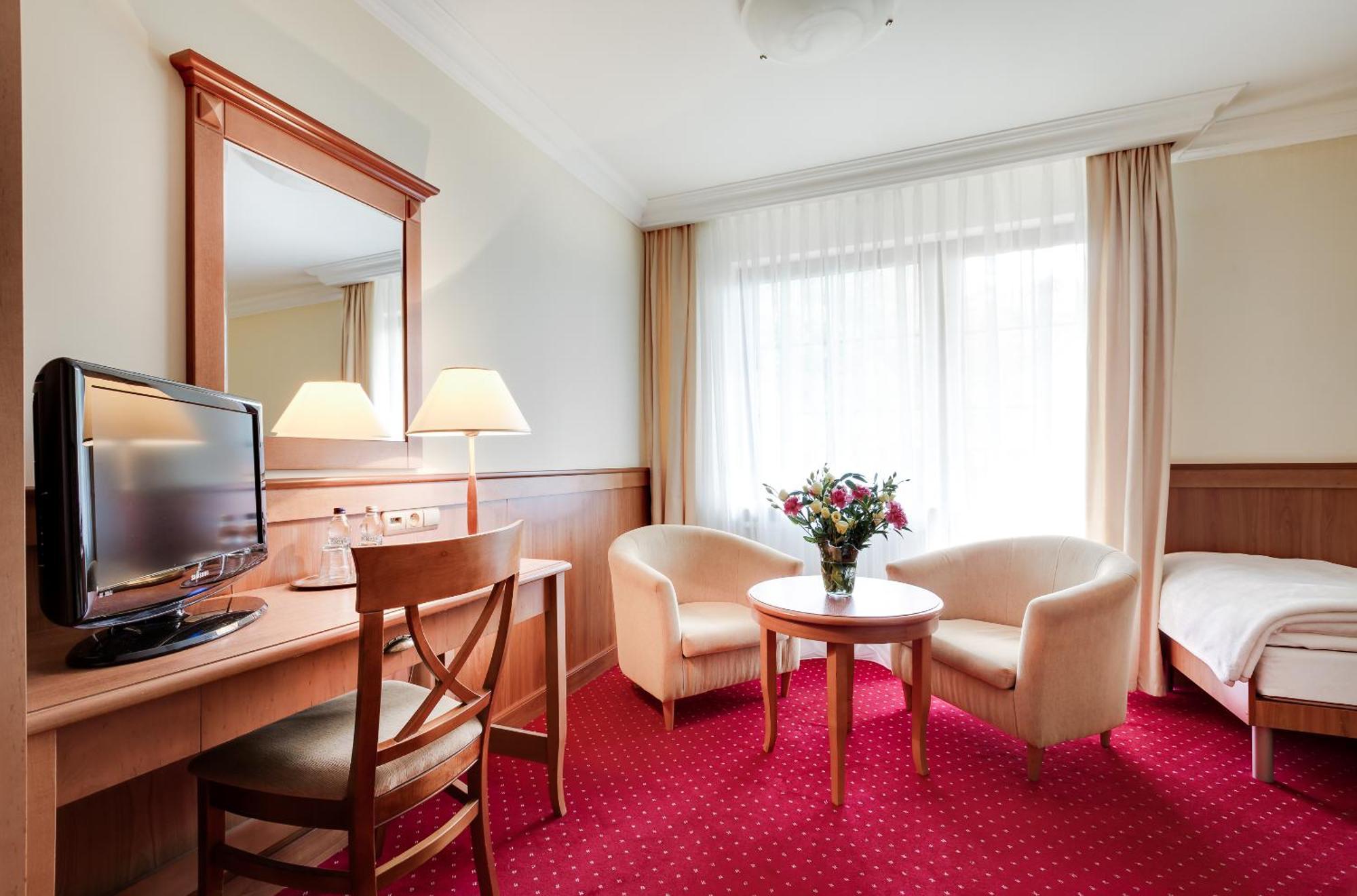 Hotel Konradowka Wellness & Spa - 300 Metrow Do Centrum Карпач Екстериор снимка