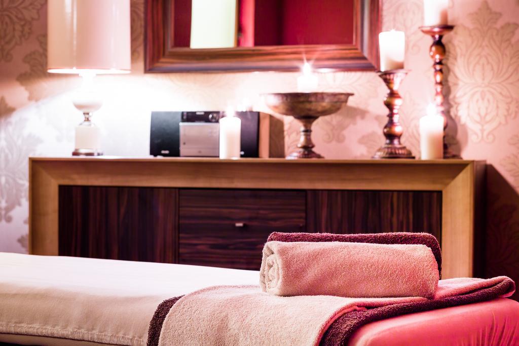 Hotel Konradowka Wellness & Spa - 300 Metrow Do Centrum Карпач Екстериор снимка