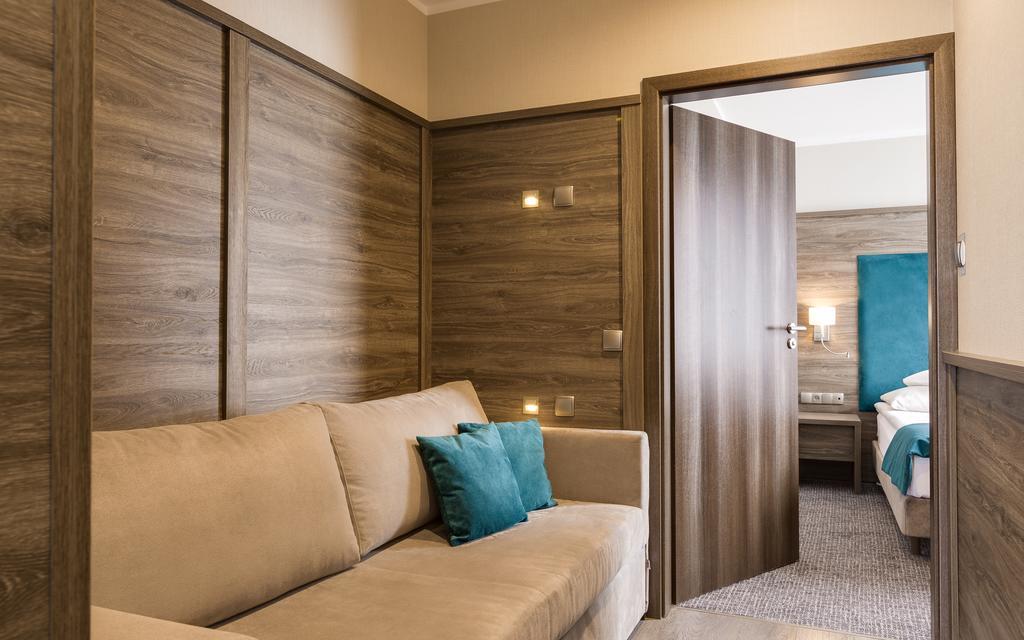 Hotel Konradowka Wellness & Spa - 300 Metrow Do Centrum Карпач Екстериор снимка